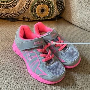 Girls fila sneakers (size 9)